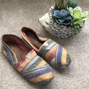 Women’s Toms 6.5